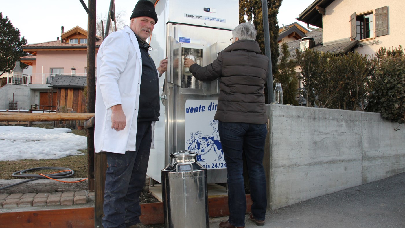 Le distributeur de lait frais cartonne