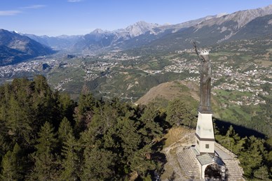 Depuis 90 ans, il veille sur le Valais