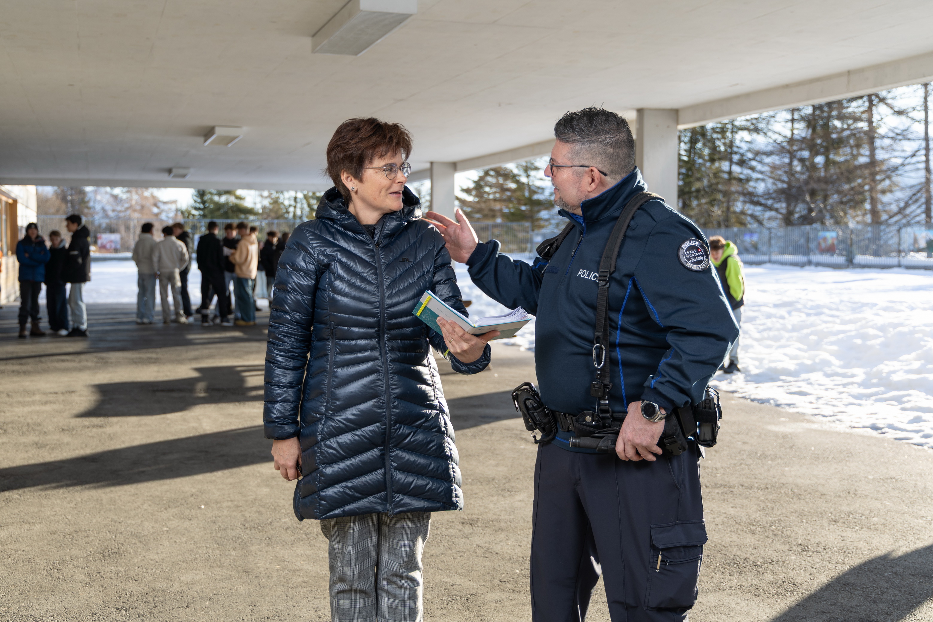 Un policier à l’école au service de la paix