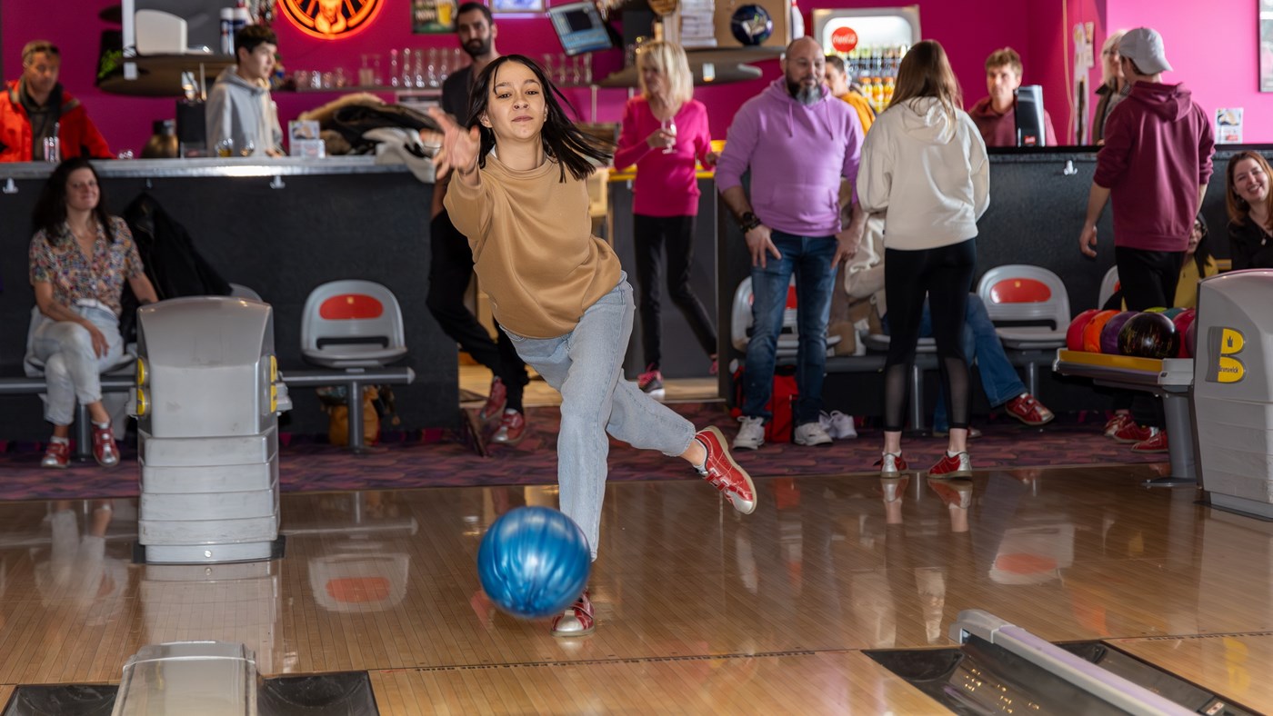 Le bowling crée la bonne humeur